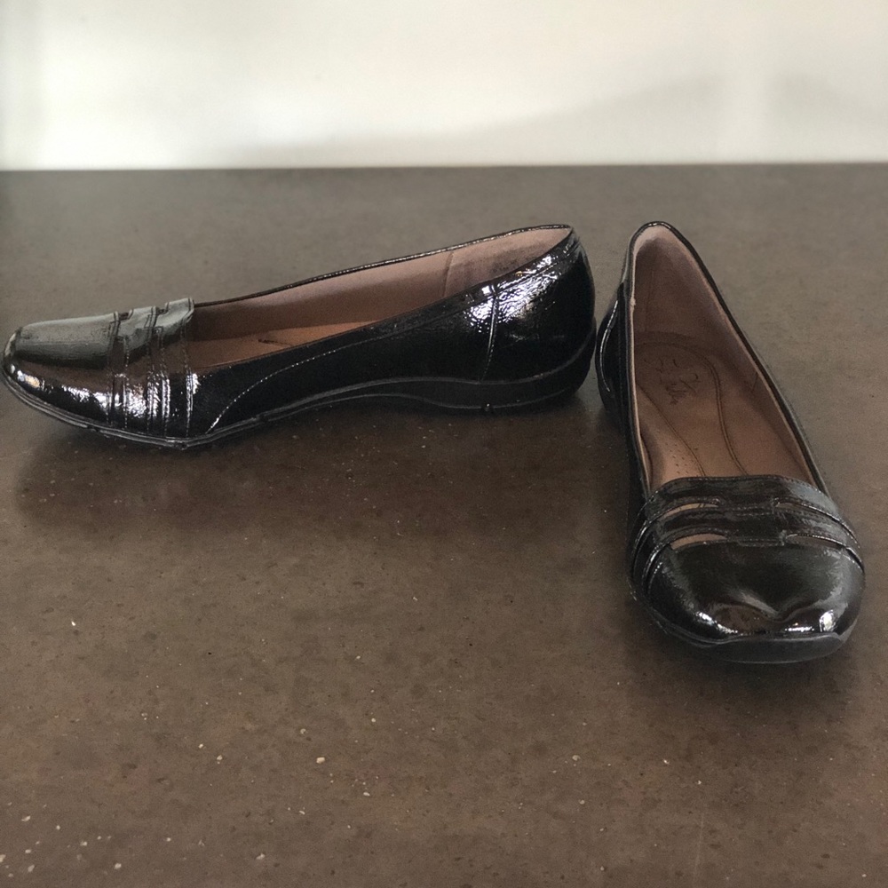 Black patent leather flats